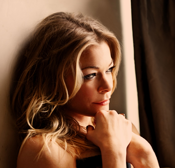 <p>
	LeAnn Rimes to Perform With North Carolina Symphony</p>