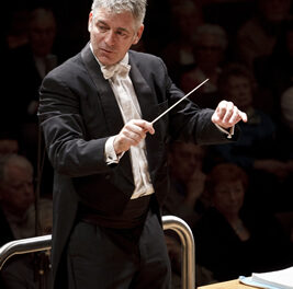 <p>Grant Llewellyn Conducts Mahler’s 7<sup>th</sup> Symphony in Raleigh Classical Season Finale</p>