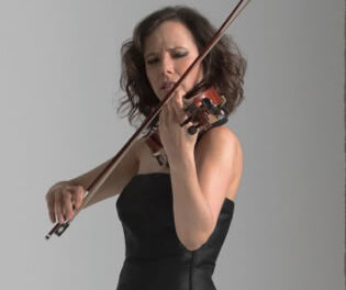 <p>
	Violinist Natasha Korsakova Joins Triangle Artists for a Glorious Afternoon of Music</p>