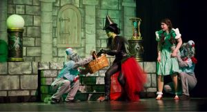 <p>Carolina Civic Center Performs <em>The Wizard of Oz</em> with Talent and Excitement</p>