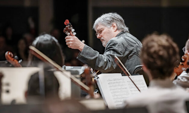 Eastern Festival Orchestra Plays for Packed House with Béla Fleck